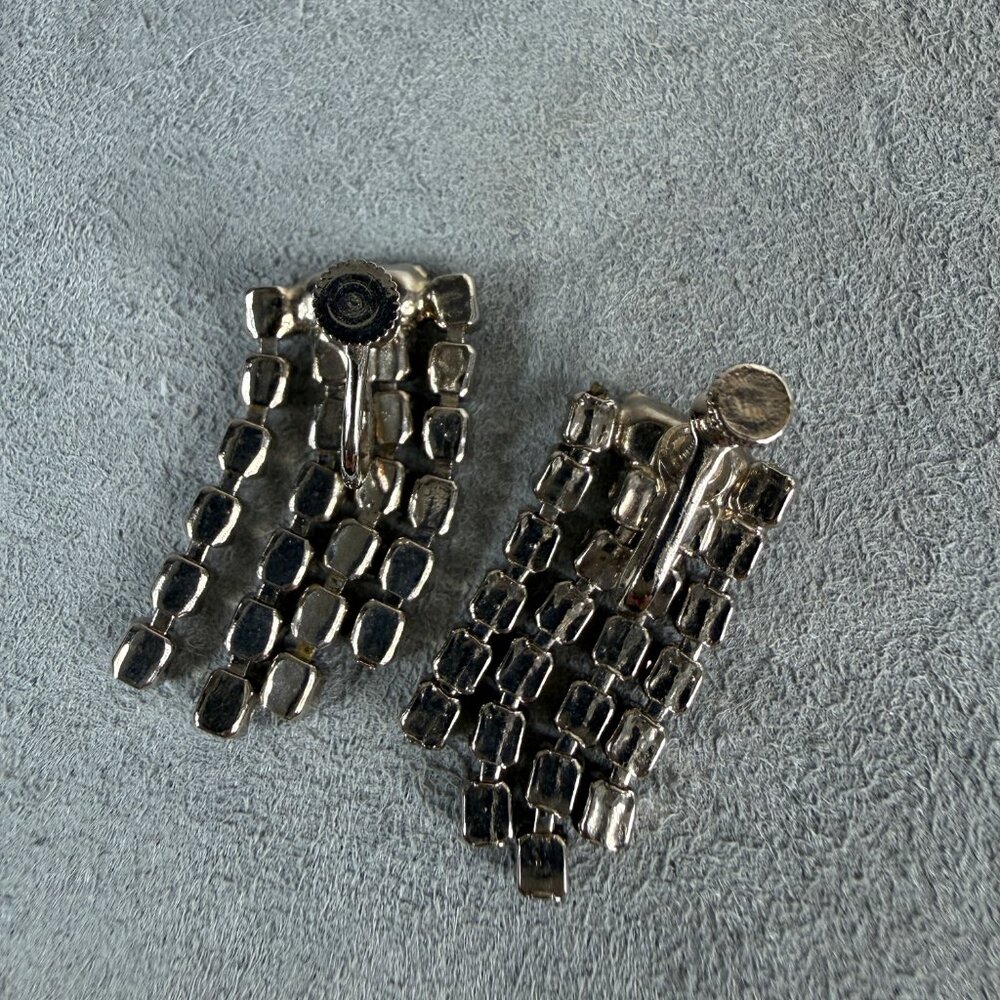 Vintage Clear Rhinestone Fringe Silver Tone Screw Back Earrings - Picture 7 of 9